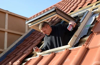 Pose de fenêtres de toit Velux à Thésy